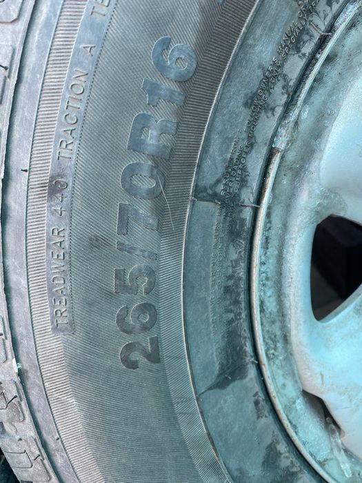 Продам шины с дисками 16 и 17