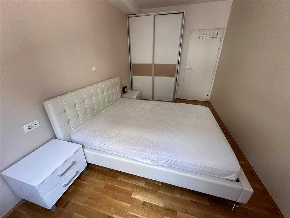 Дава се под наем Двустаен апартамент в Бургас, Възраждане - 66 кв.м за 204 € - Снимка #3