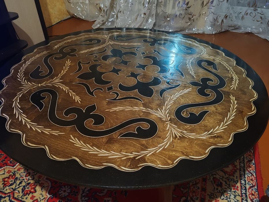 продам стол,ручная работа