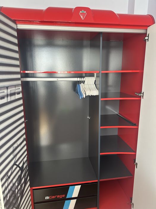 Детски гардероб и кола легло Чилек