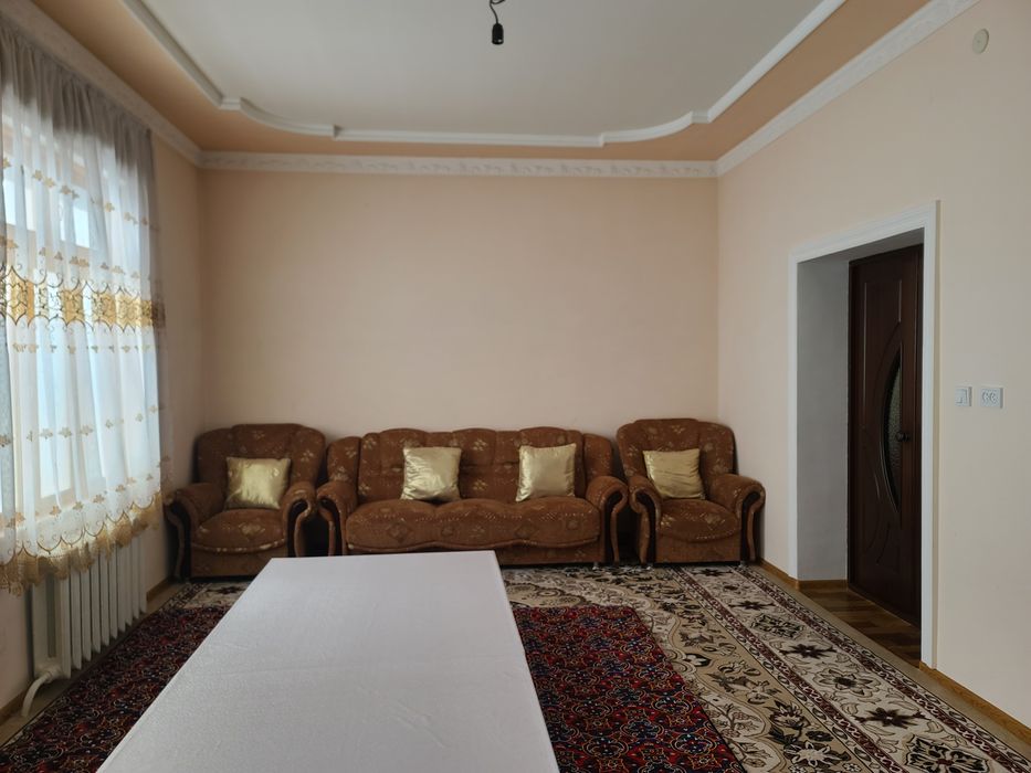 Уй сотилади. 6 сотих.