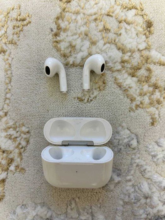 Продам Apple AirPods 3 (оригинал)