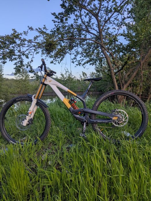 YT Tues Core 4 / YT MOB core 4 DOWNHILL