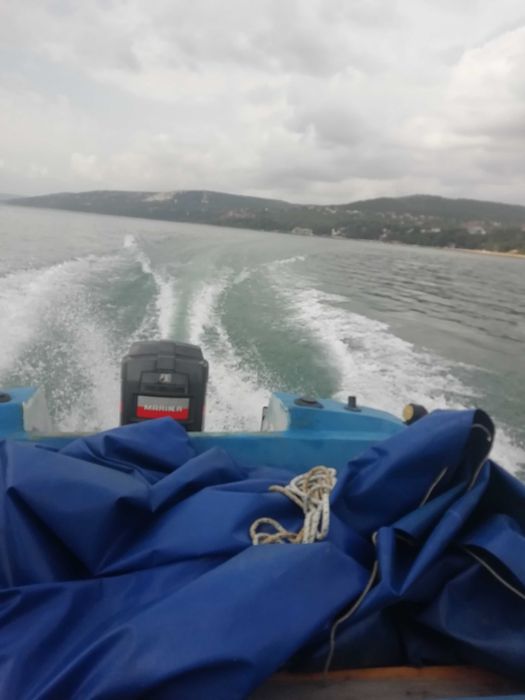 Продавам лодка морско изпълнение