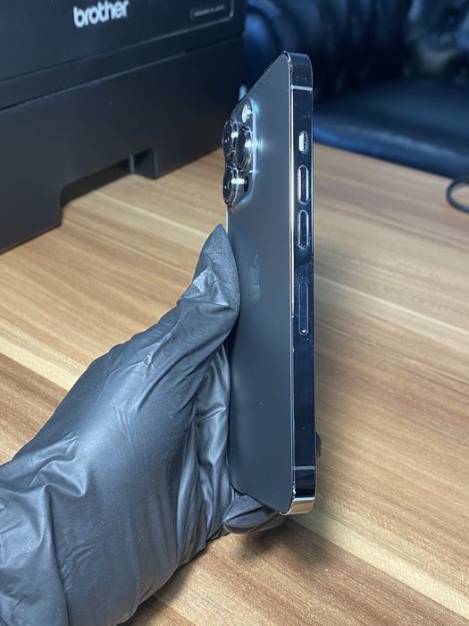 iPhone 13 Pro• 256 GB •Graphite