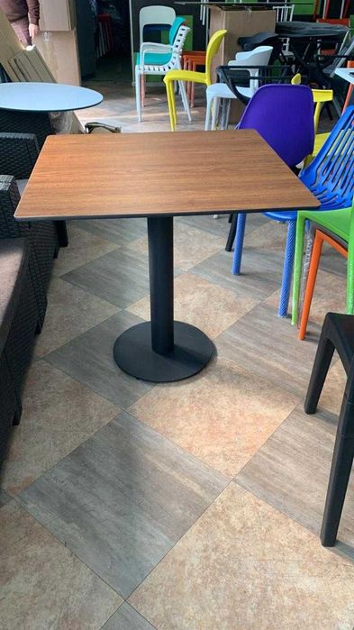 Стол пластиковый HPL