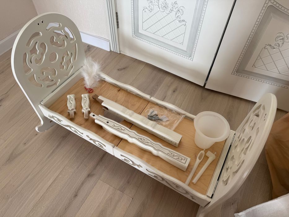 Бесик, бесік, колыбель