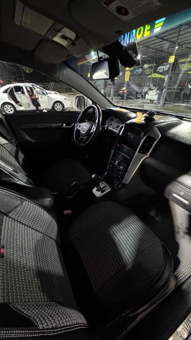 2009-yilgi Chevrolet Captiva 3.2 (avtomat, lyukli) sotiladi.