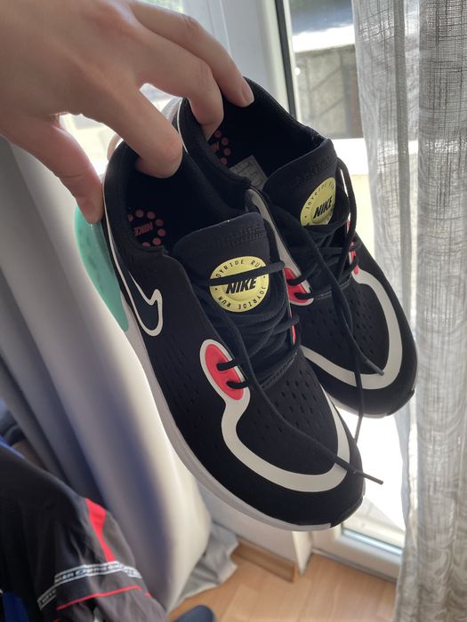 Nike маратонки joyride run