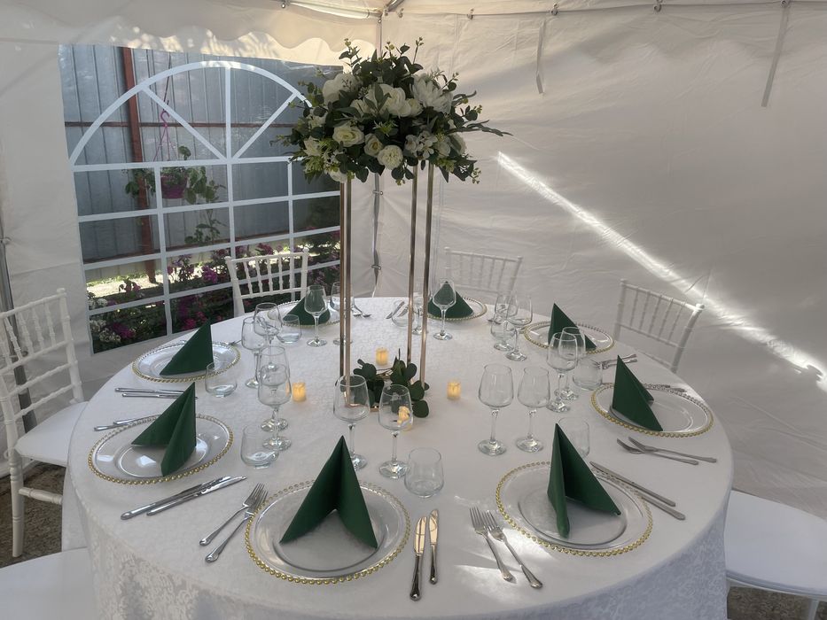 Inchirez cort/corturi compelt echipate, mese, scaune