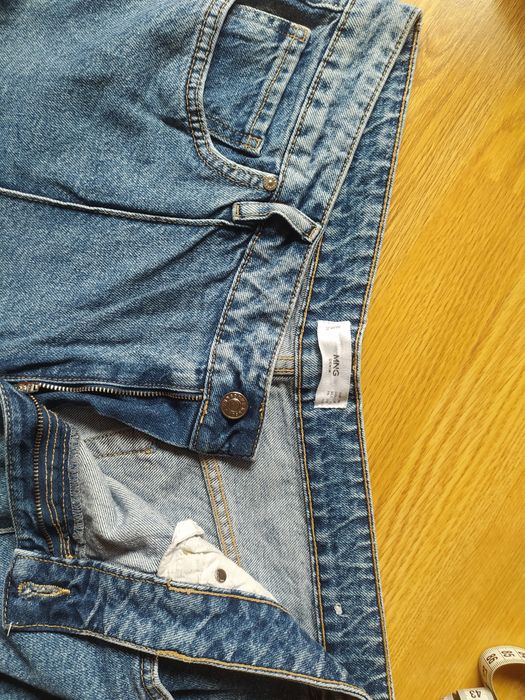 Дамски MANGO дънки с ръб