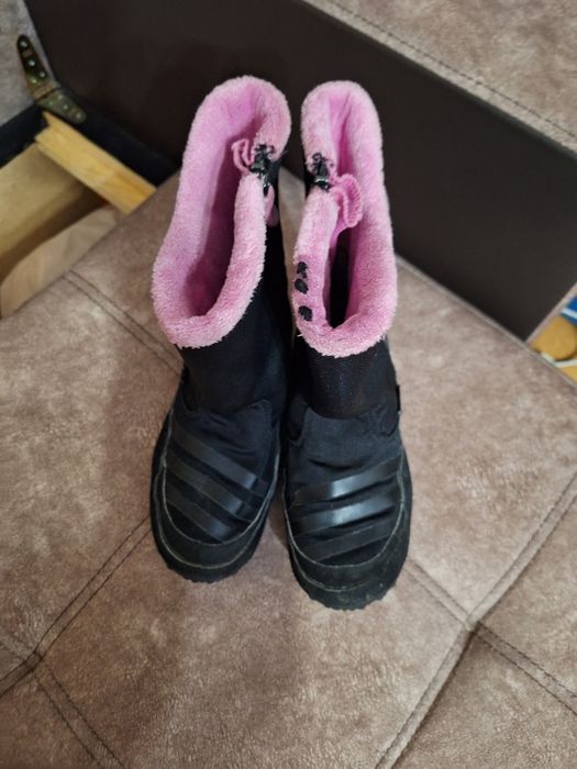 Оригинални боти Адидас 35 номер