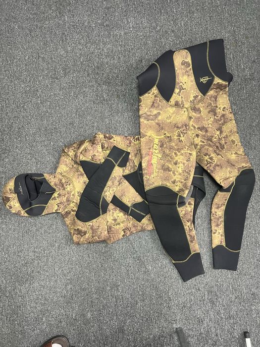 Костюм для подводной охоты