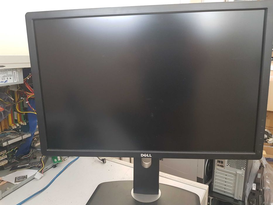 Продавам отличен монитор за фото обработка Dell UltraSharp U2413f !
