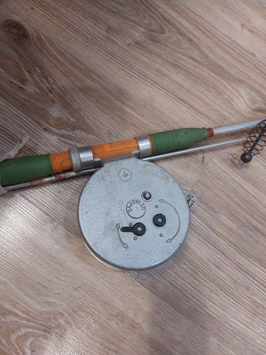 Спиннинг советский и удочка