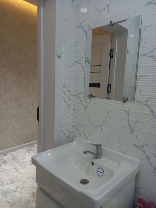 Сагдиана мед.колледж 5 этаж, 3 хона, 105 кв.м  уй сотилади