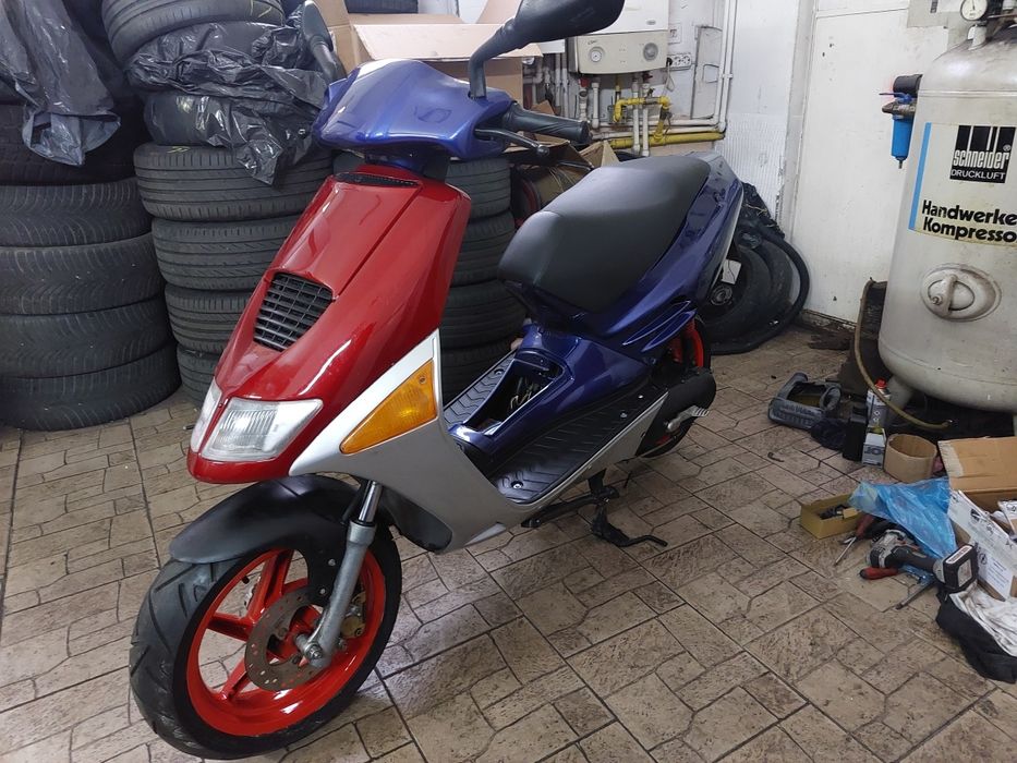 Vând Aprilia Sr1 50cc