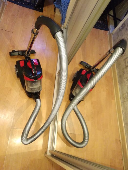 Пылесос Elenberg 1600W