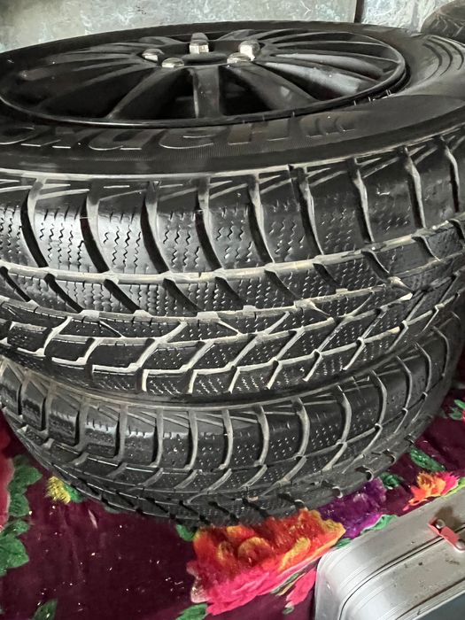 Cauciucuri +jante tablă +capace