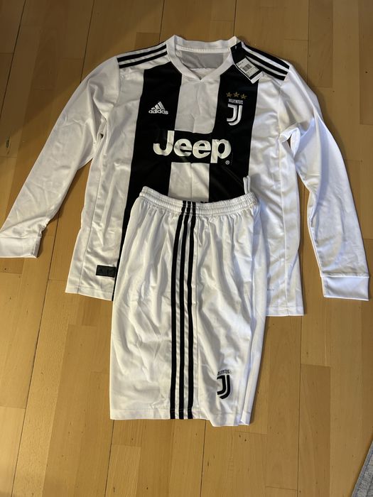 Форма футбольная -взрослая.