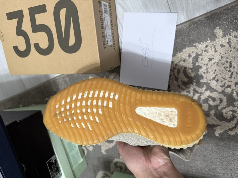 Yeezy 350 V2 Sesame - 9.5/10 - 42