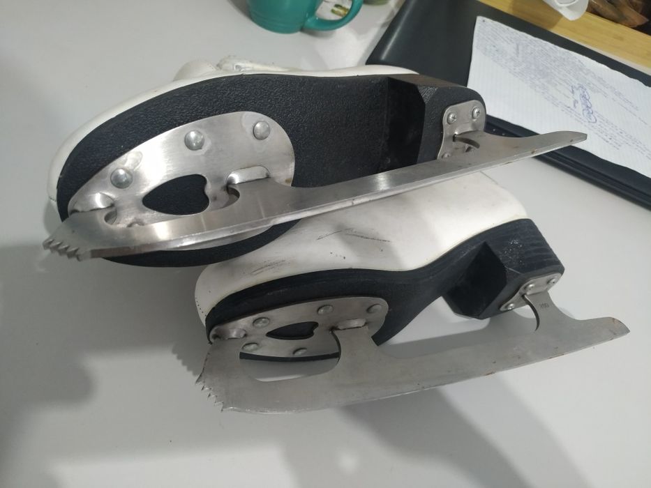 Коньки 36 размер для фигурного катания