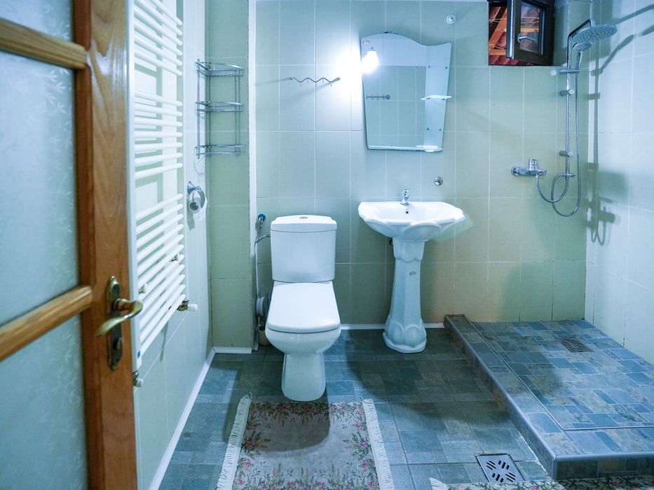 Casă de vânzare – 110 mp, curte spațioasă și grădină verde