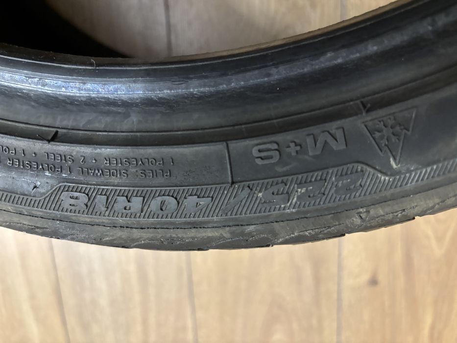 2 buc Anvelope iarna cauciucuri 225/40/18 debica si dunlop dot 2022