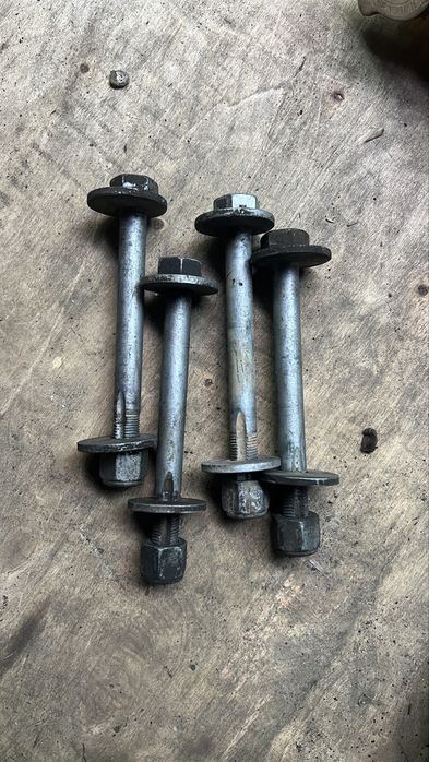 Развальные болты передние Мерседес 190