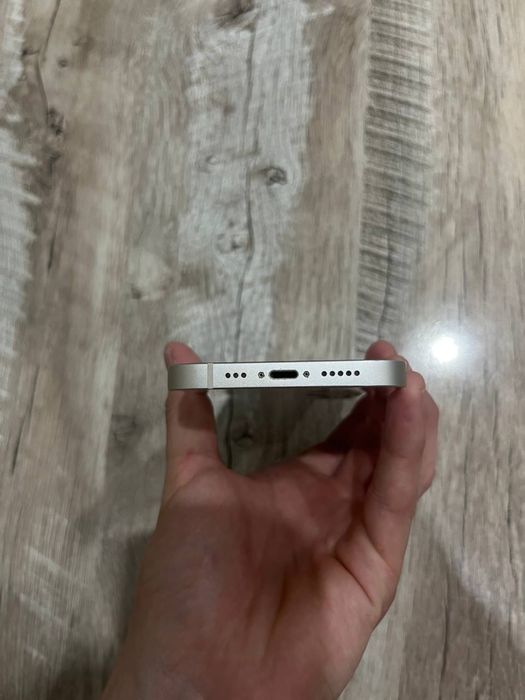 Продаю iPhone 13