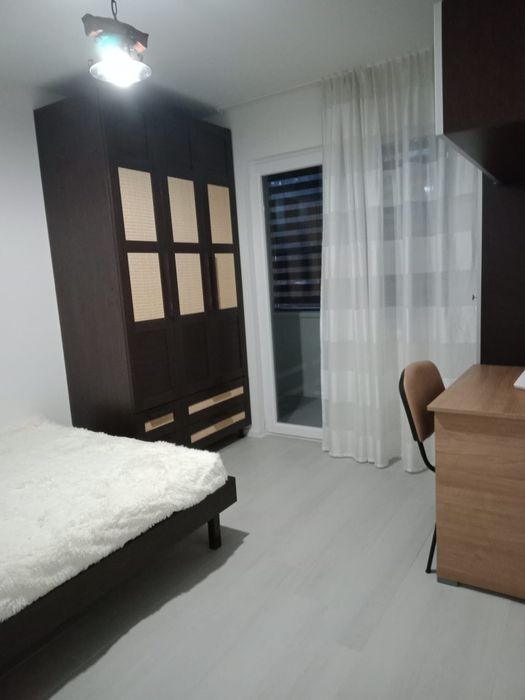 Închiriez apartament cu 2 camere