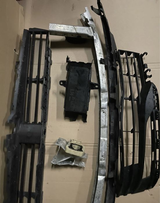 Ememente tragar panou fata  BMW seria 5 G30 G31 grila carenaj senzor