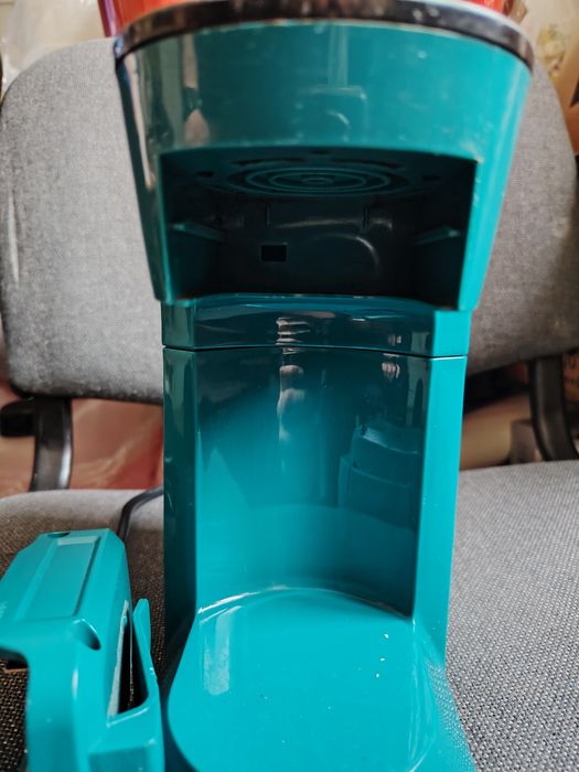 Vând cafetiera MAKITA