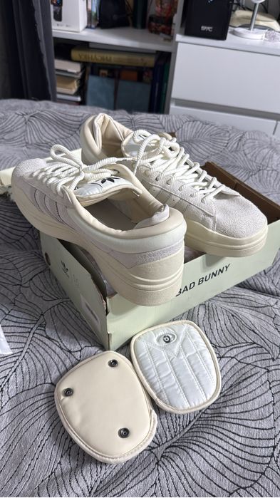 Новые кроссовки Adidas Bad Bunny