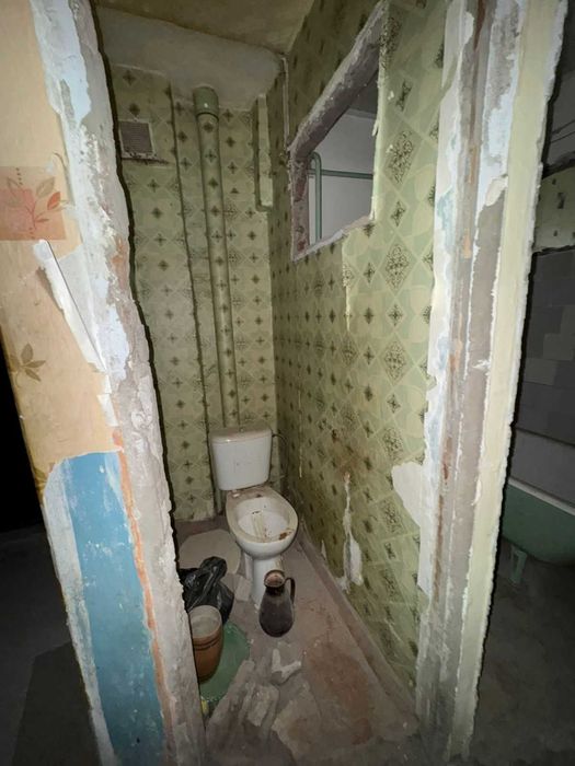 срочно продам 2 ух ком кв. 9600 без ремонта