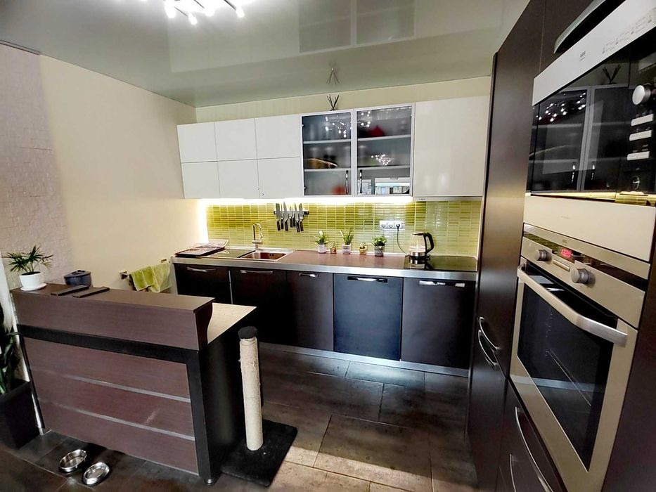 Продава се Многостаен апартамент в Бургас, Лазур - 131 кв.м за 1141 €/кв.м - Снимка #4