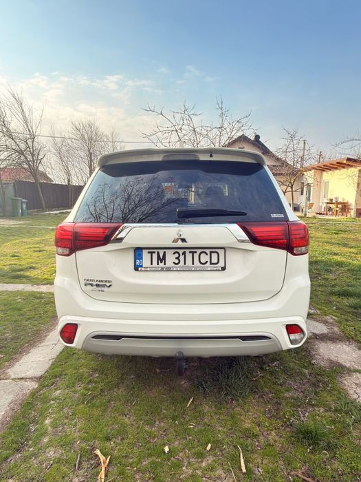 Mitsubishi Outlander PHEV 2.4 Hybrid - An 2020 - 60.000 Km