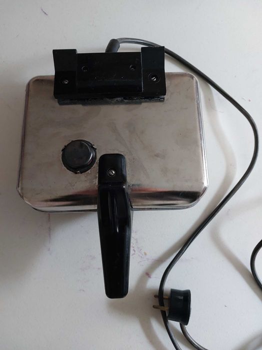 Вафельница Электровафельница