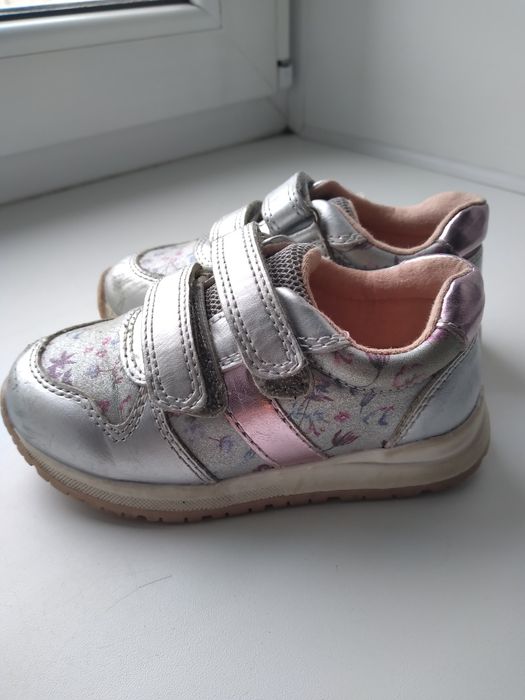 Обувь на девочку на весну