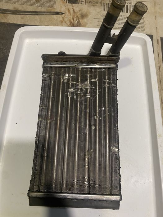 Продам радиатор печки на Ауди 80
