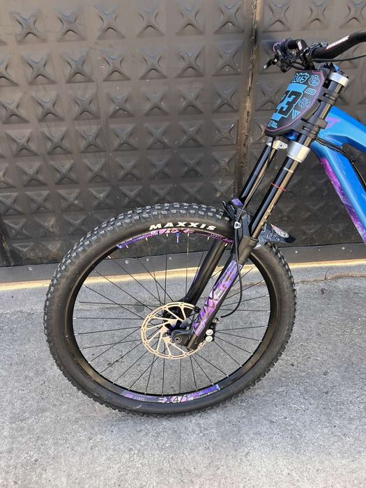 YT Tues cf pro race 2018 колело мекица