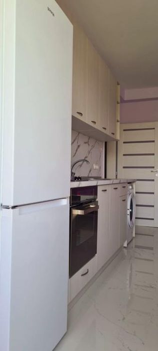 Дава се под наем Тристаен апартамент в София, Зона Б-5 - 80 кв.м за 799 € - Снимка #2