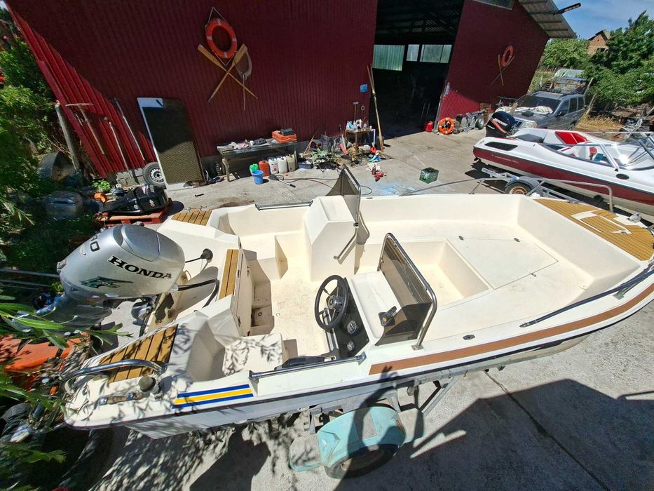 Лодката Boccancina 520 Open Honda 40 KC