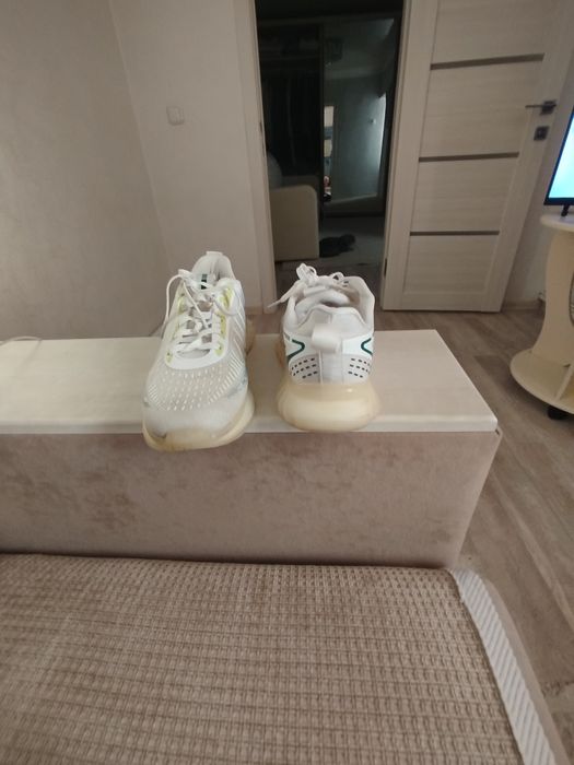 Женские,белые кроссовки,Rieker.