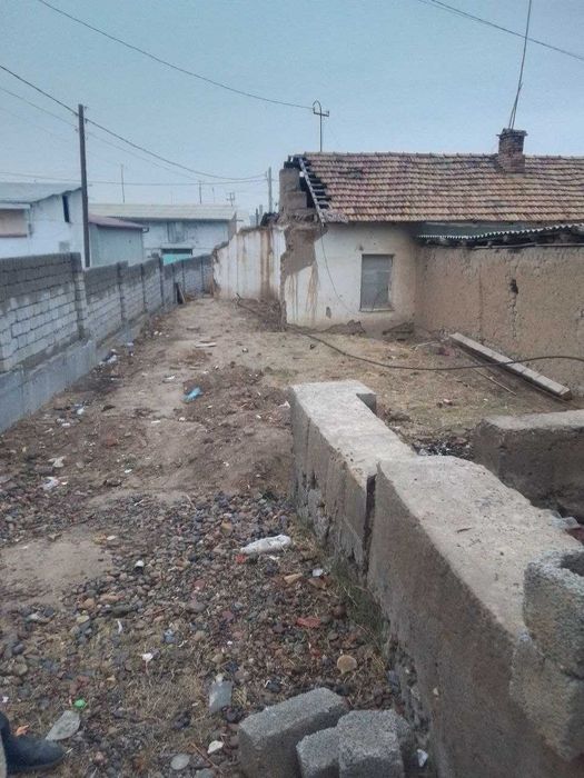 Янгийўл тумани Нуробод махалласида 4 соток ховли сотилади М39