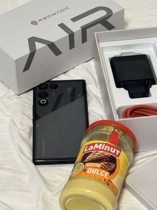 Redmagic Air 11 - TELEFON DE GAMING, baterie 7000, 12 gb ram