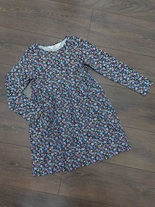 Страхотни дрешки за момиче, рр 122 и 128