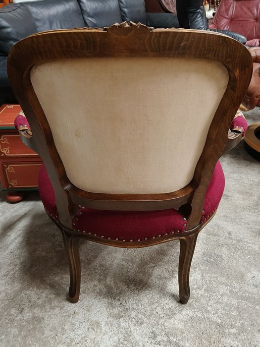 Дъбово кресло с дърворезба и гобленова дамаска