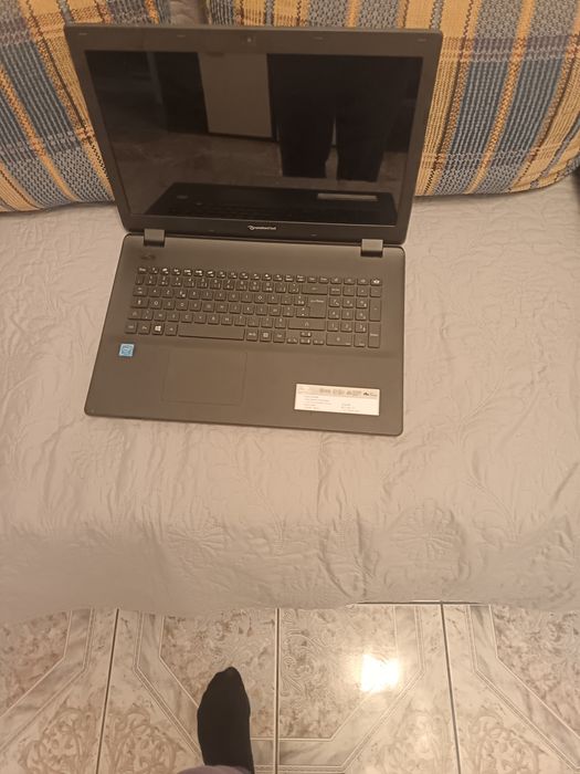 Vând laptopuri care merg