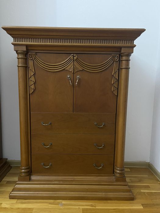 Спальнный гарнитур, дерево.